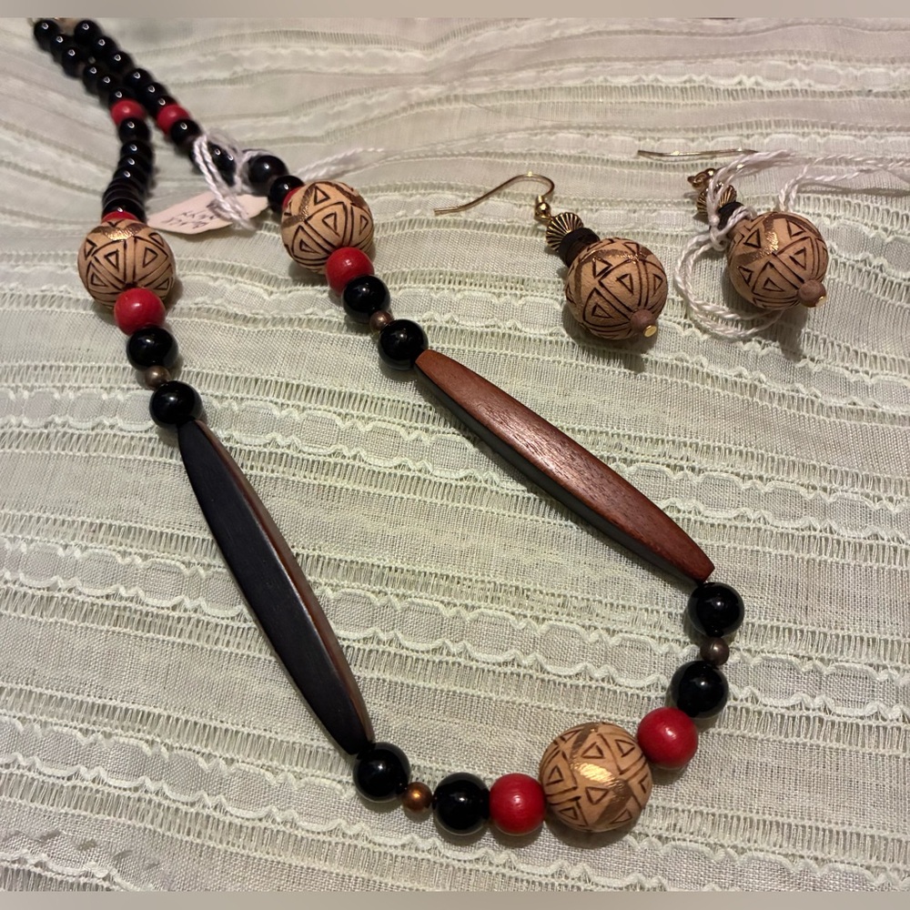 Black Onyx & Wood Beaded Necklace with Gold Clasp & Matching Wood Earrings